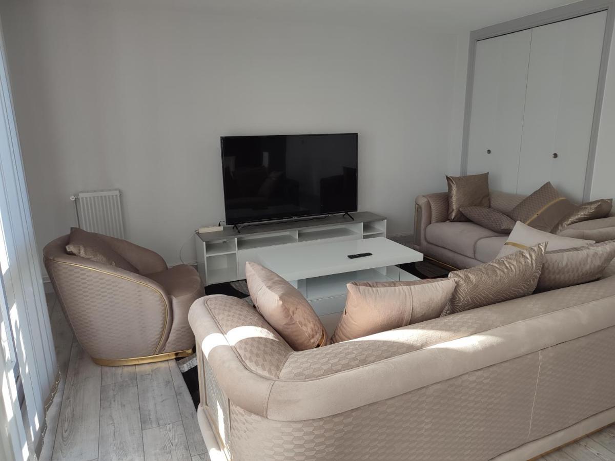 Grand Et Superbe Appartement Proche Paris Creil Luaran gambar